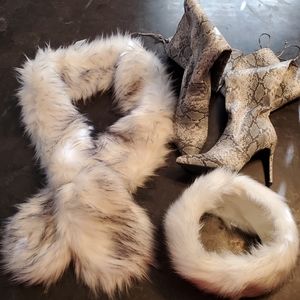 Brand New scarf & Hat W/O boots